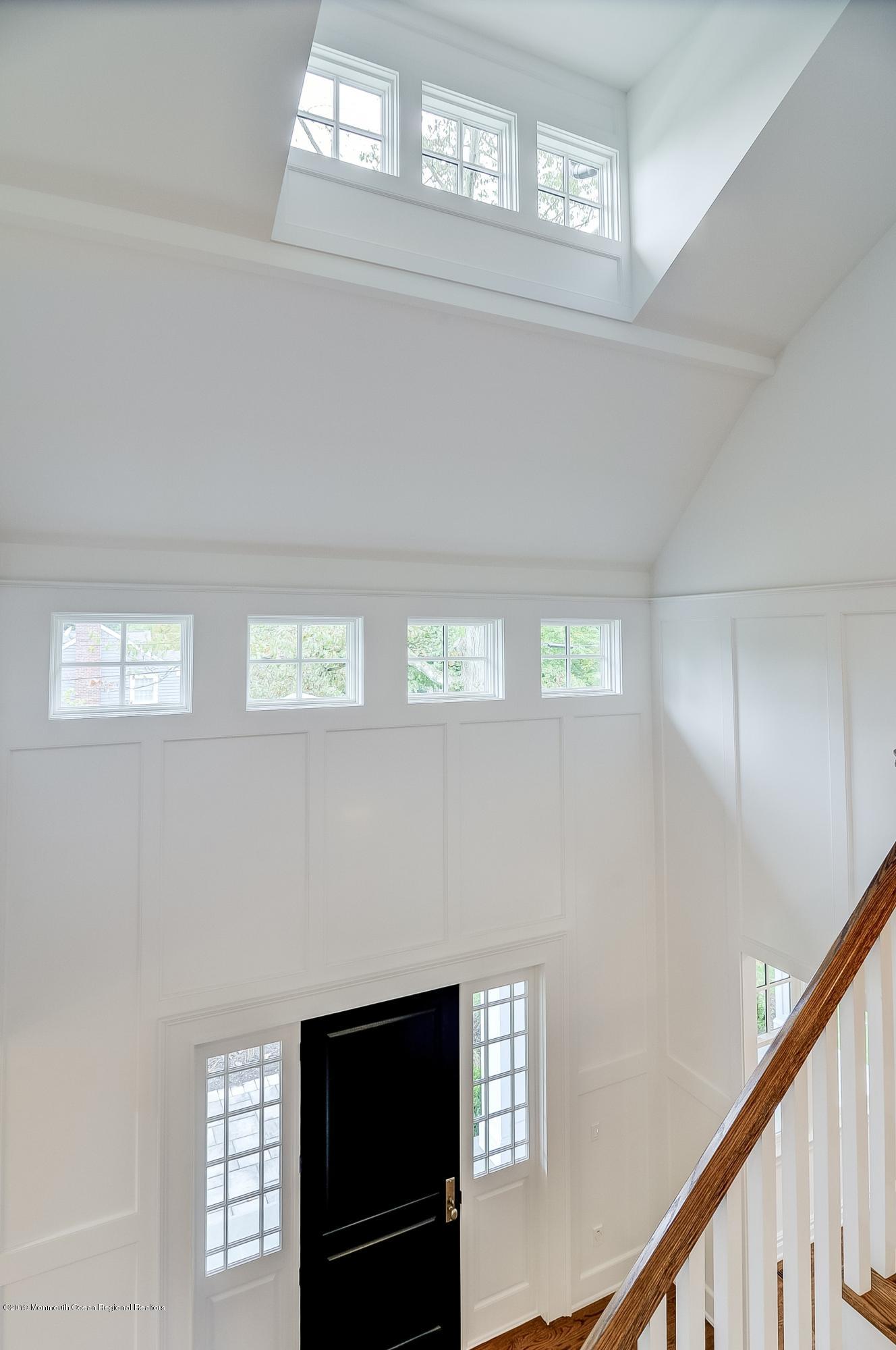 26 Hillcrest Road Fair Haven, NJ 07704 - Photo 7 of 46 Foyer