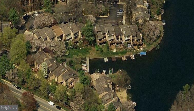 2027 Lakewinds Drive Reston, VA 20191 - Photo 30 of 30 Aerial View Rear