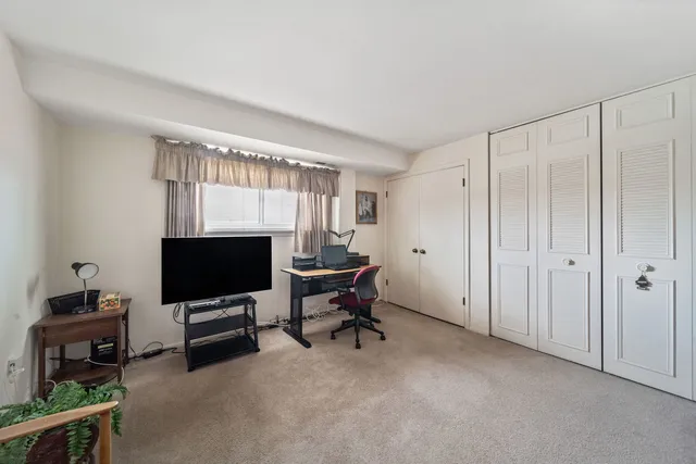 $142,500 | 18400 Cherry Creek Drive, Unit 512, Homewood, IL 60430