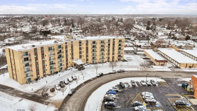 $142,500 | 18400 Cherry Creek Drive, Unit 512, Homewood, IL 60430