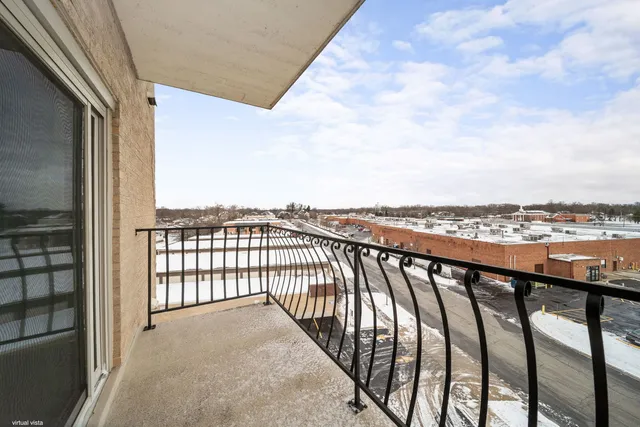 $142,500 | 18400 Cherry Creek Drive, Unit 512, Homewood, IL 60430