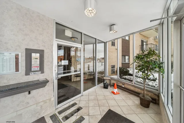 $142,500 | 18400 Cherry Creek Drive, Unit 512, Homewood, IL 60430