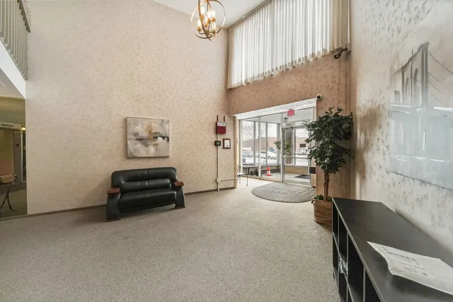 $142,500 | 18400 Cherry Creek Drive, Unit 512, Homewood, IL 60430