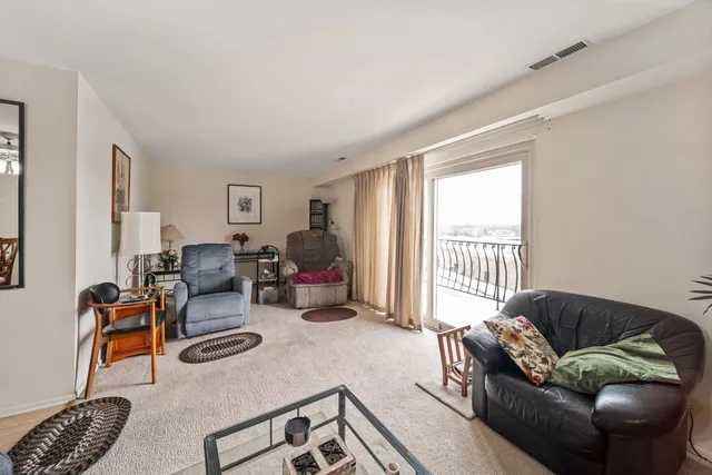 $142,500 | 18400 Cherry Creek Drive, Unit 512, Homewood, IL 60430