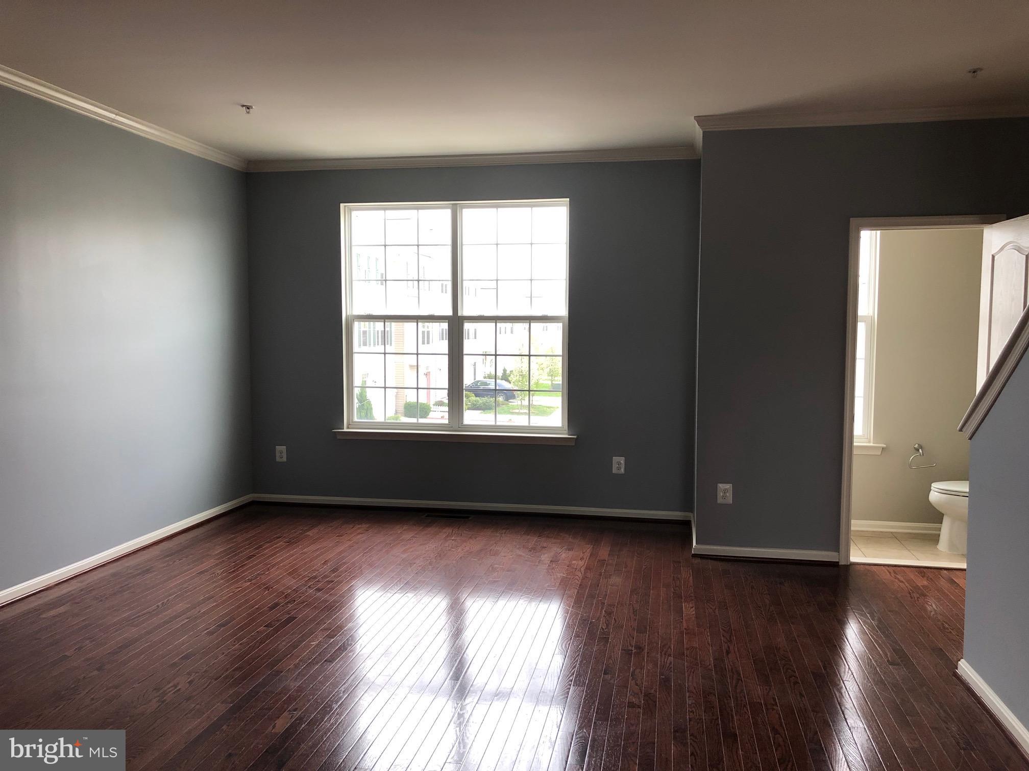 13030 Yellow Jacket Road Hagerstown, MD 21740 - Photo 9 of 22 Living Room