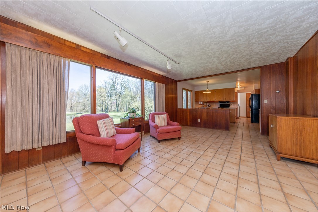 27555 Pergl Road Solon, OH 44139 - Photo 19 of 35 Family room