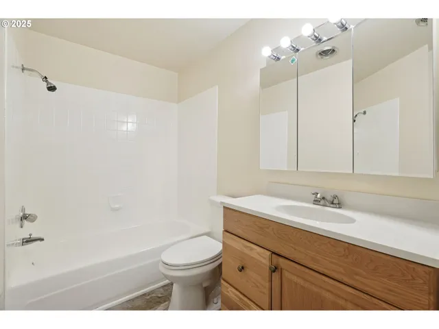 $750,000 | 18805 Northeast Risto Road, Battle Ground, WA 98604