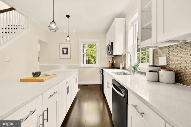 $925,000 | 1406 Lawrence Street Northeast, Washington, DC 20017