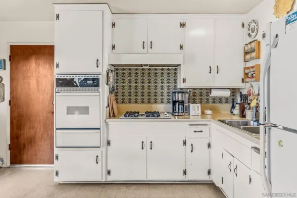 $1,599,000 | 926 Nolbey Street, Cardiff-by-the-Sea, CA 92007