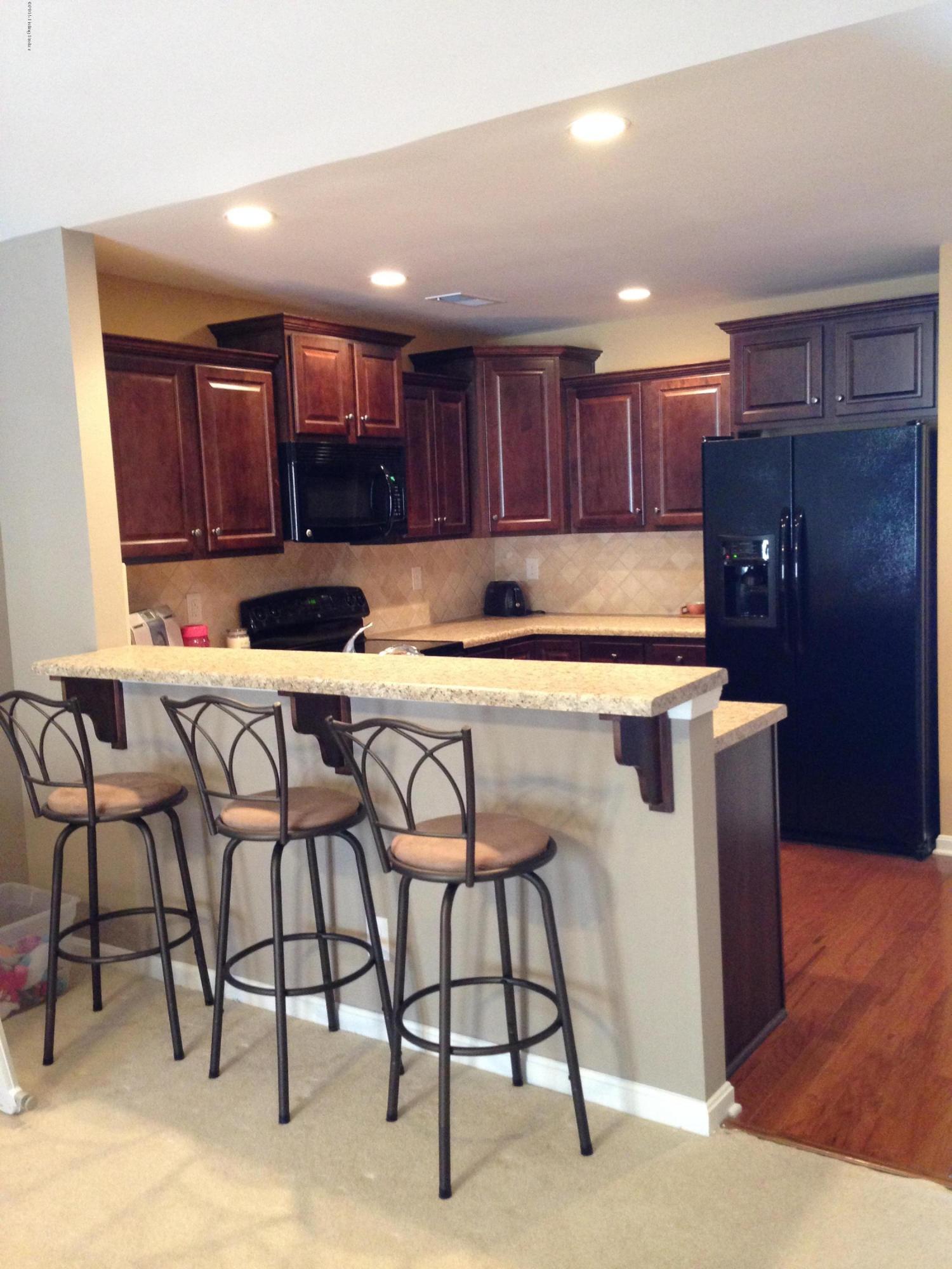 6715 Renate Road Louisville, KY 40291 - Photo 5 of 13 4.JPG