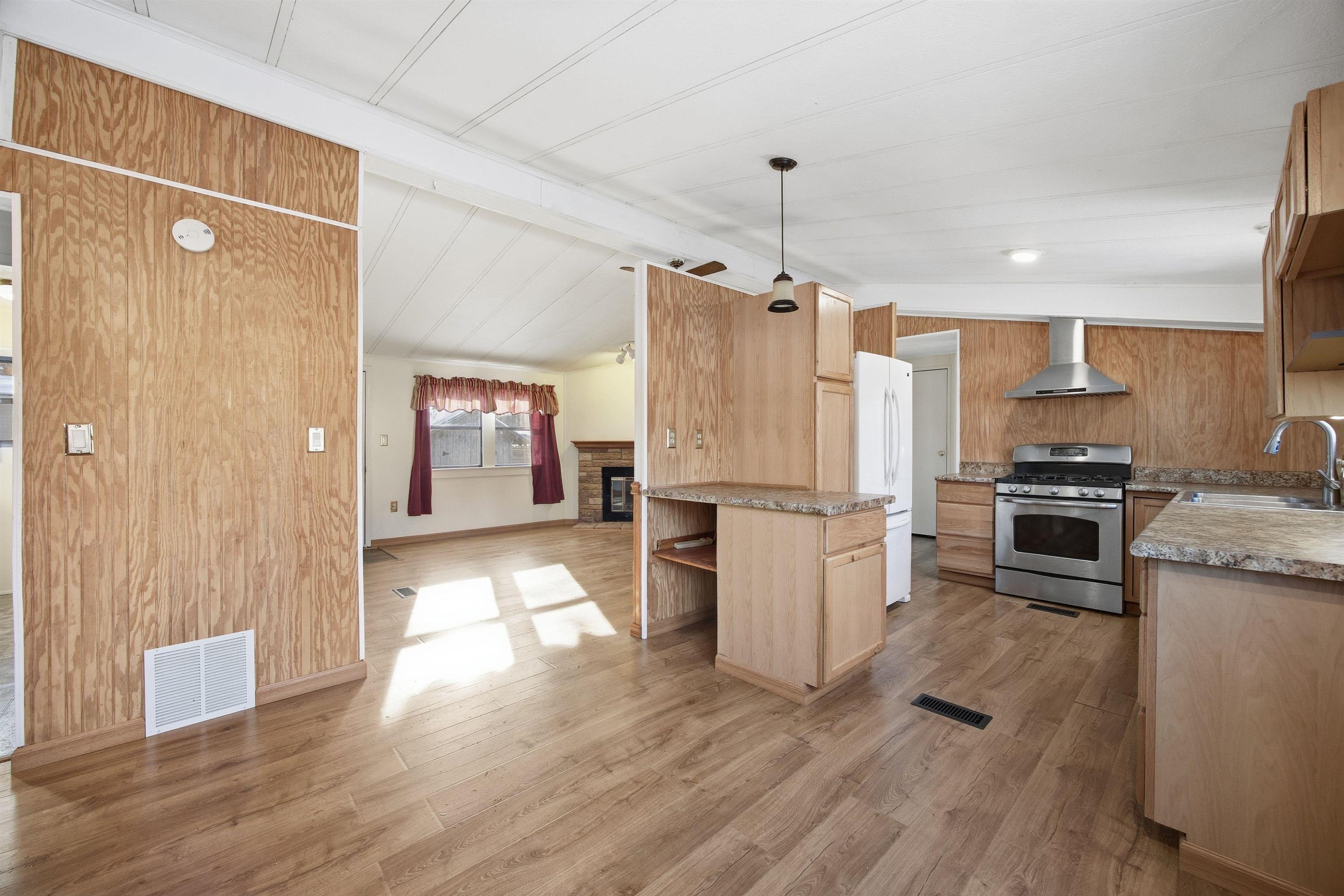 97 Linden Street, Unit 4 Exeter, NH 03833 - Photo 8 of 21