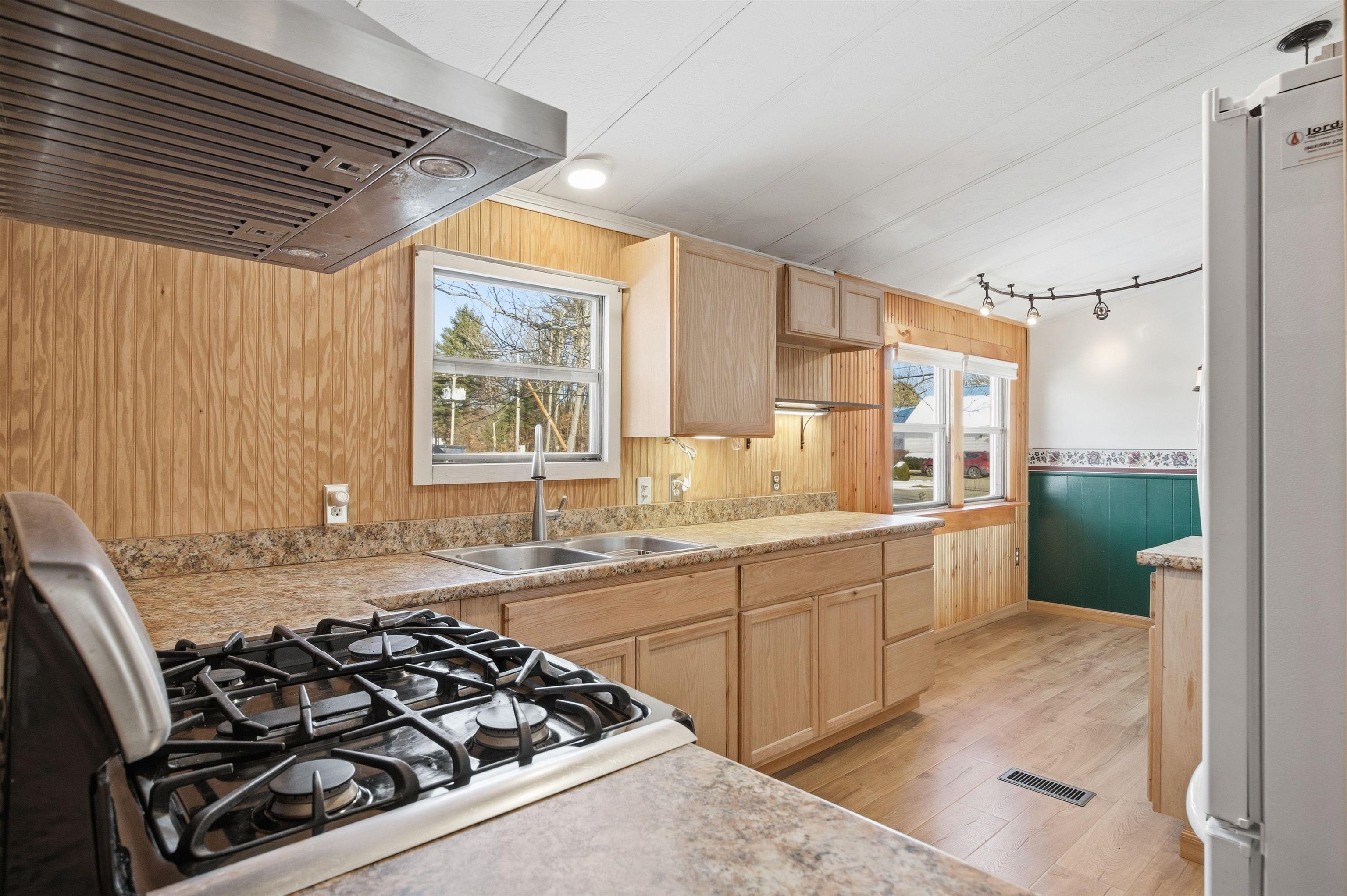 97 Linden Street, Unit 4 Exeter, NH 03833 - Photo 10 of 21