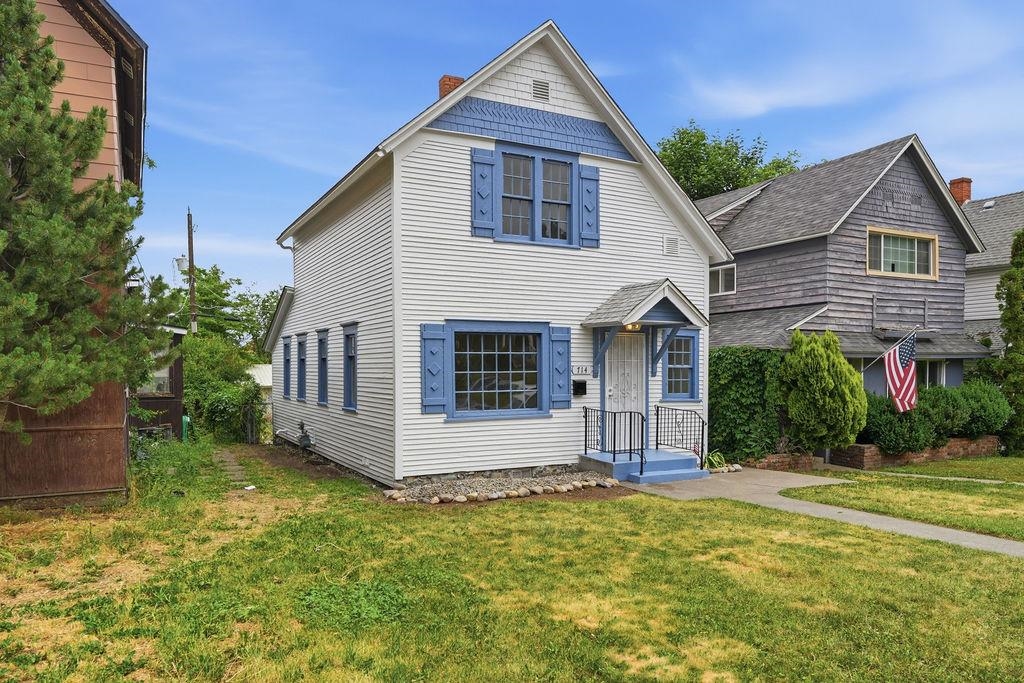 714 West Augusta Avenue Spokane, WA 99205 - Photo 2 of 36