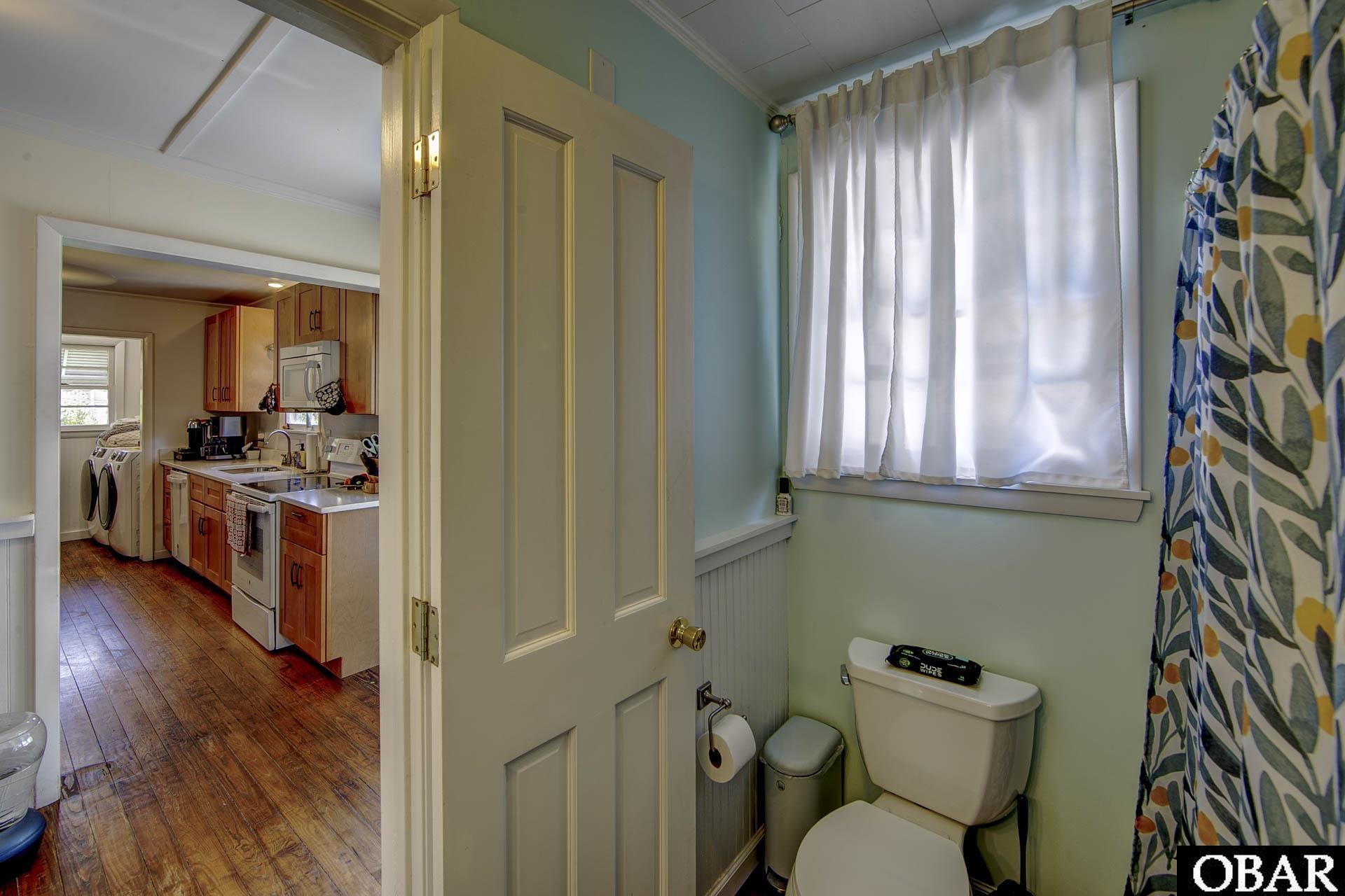 155 Loop Road Ocracoke, NC 27960 - Photo 18 of 30 Bathroom