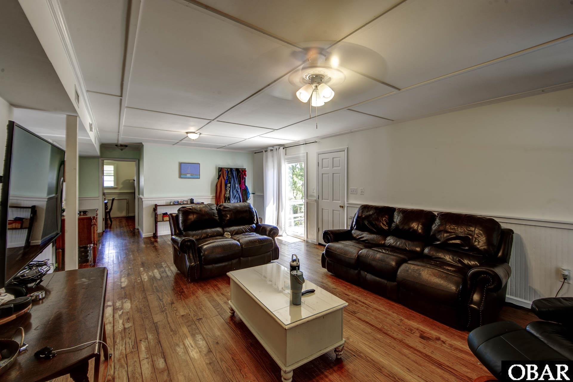 155 Loop Road Ocracoke, NC 27960 - Photo 5 of 30 Living Room