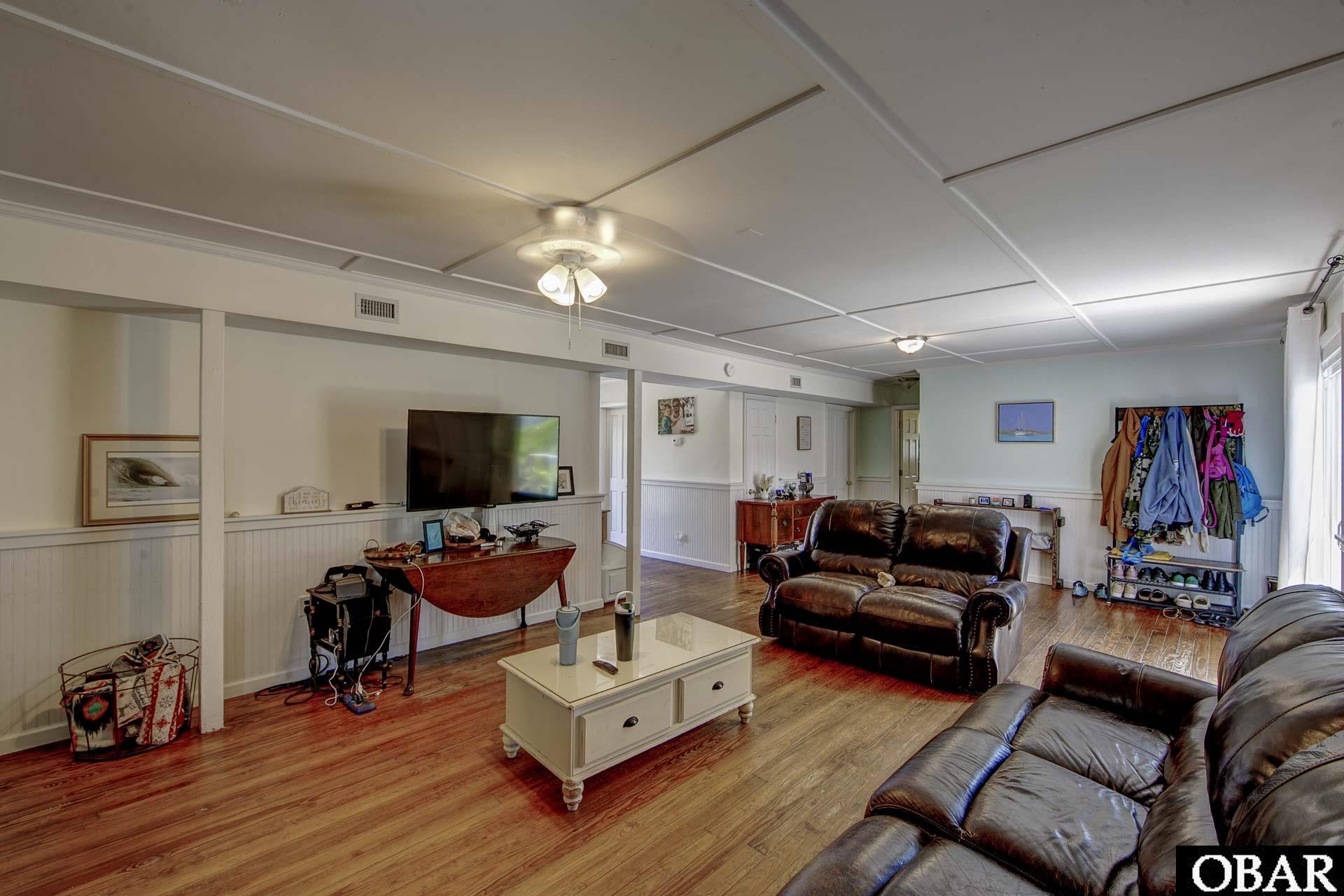 155 Loop Road Ocracoke, NC 27960 - Photo 8 of 30 Living Room