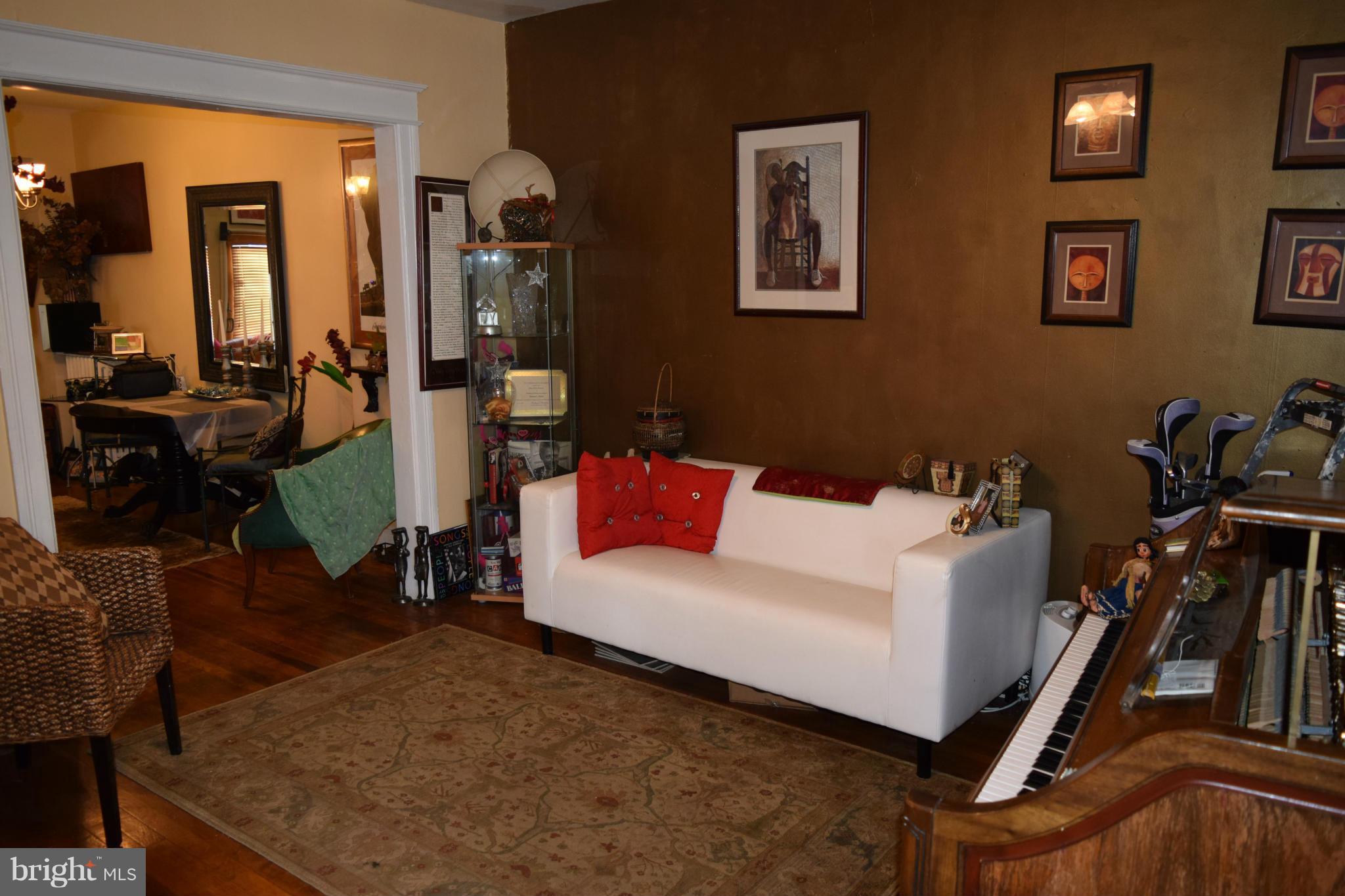 1341 Ridge Place Southeast Washington, DC 20020 - Photo 5 of 23 Living Room