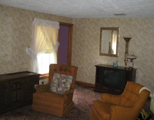 679 Georgetown Road Harrisville, PA 16038 - Photo 4 of 17 Living Room.