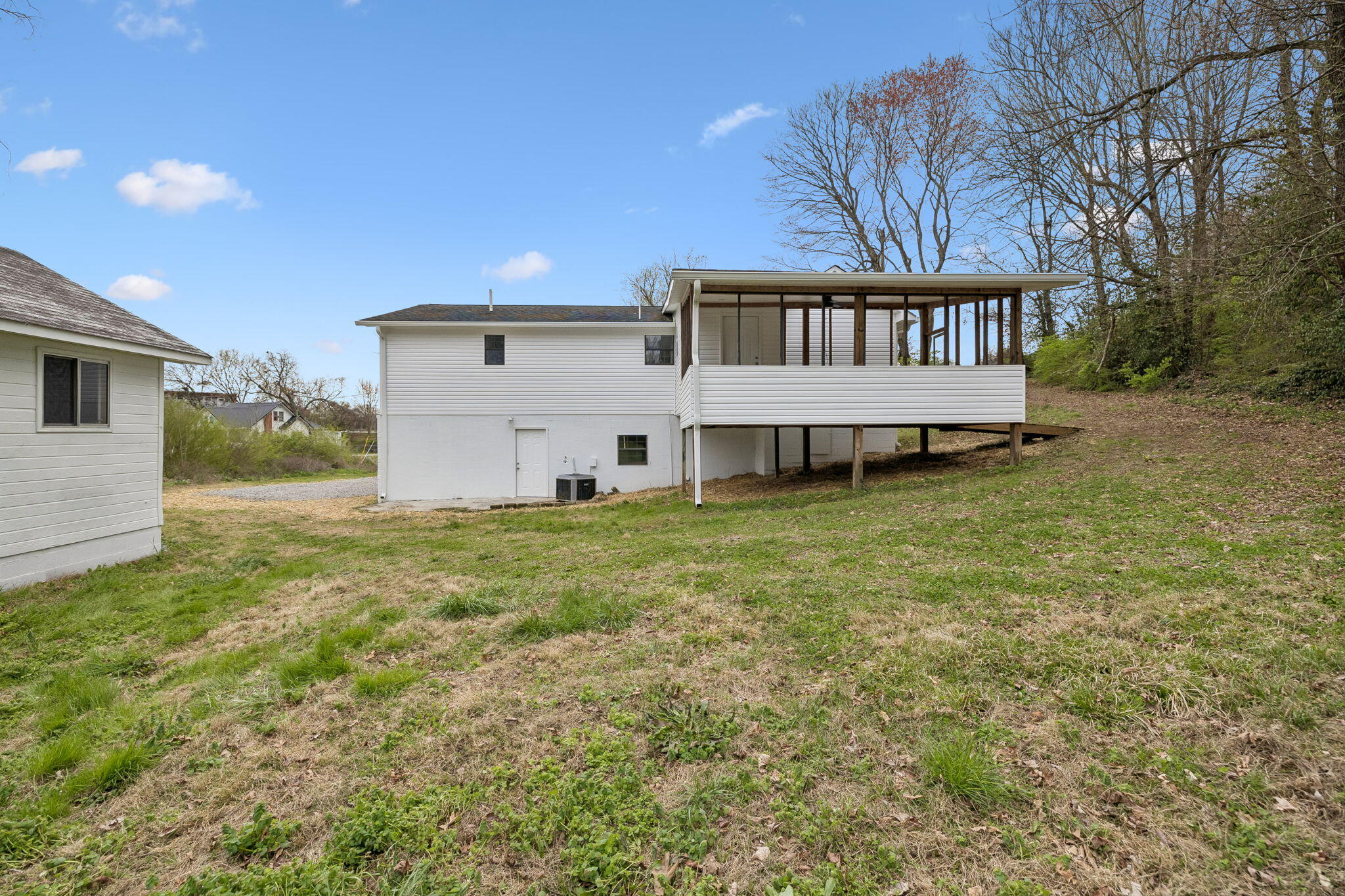 614 Shoemaker Street Athens, TN 37303 - Photo 39 of 46 Back View