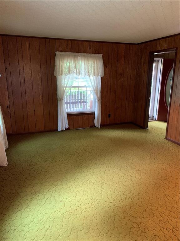 2121 Westford Road Jamestown, PA 16134 - Photo 6 of 24 2nd living area
