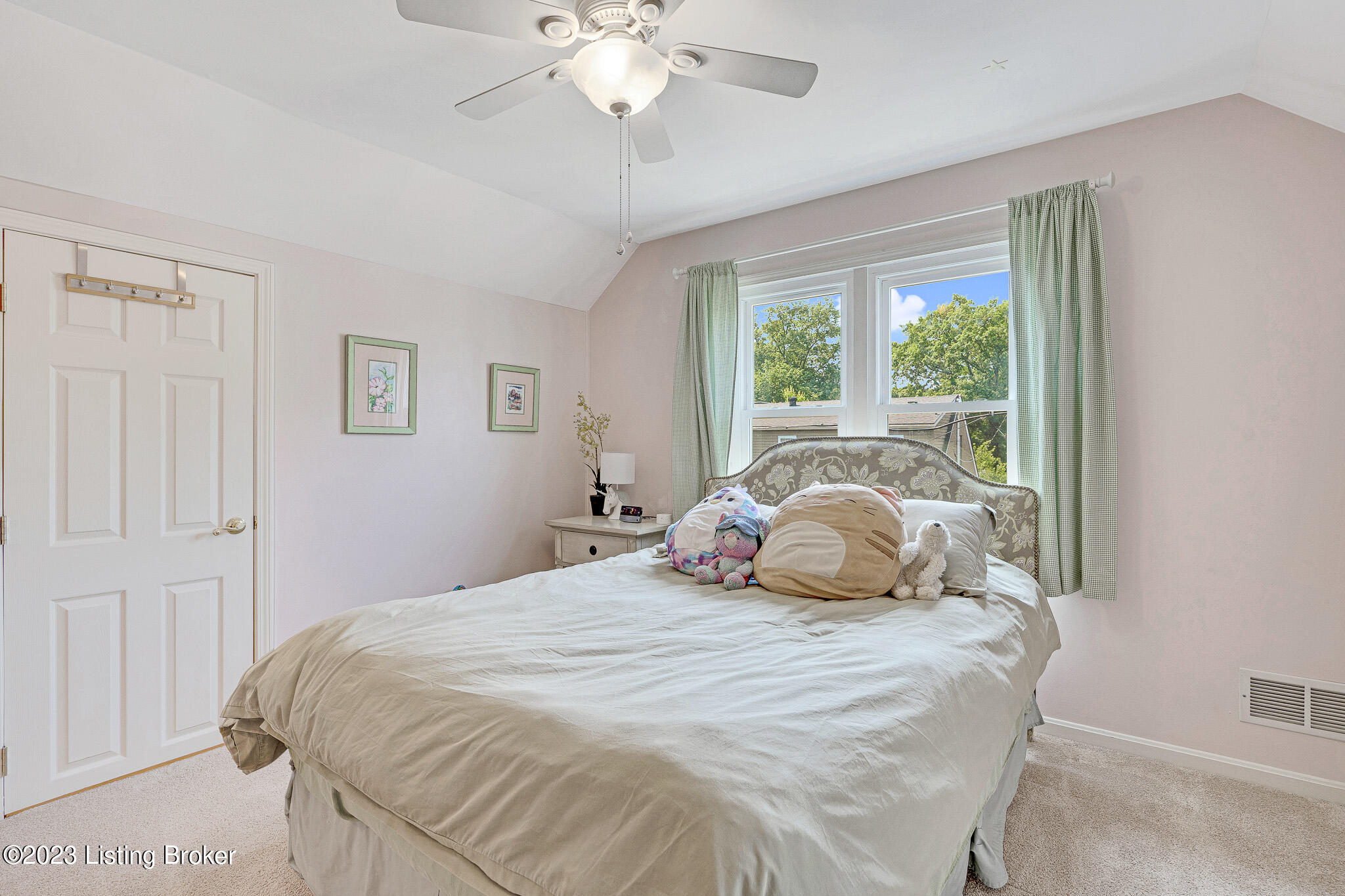 306 Ring Road Louisville, KY 40207 - Photo 36 of 70 36 bed1