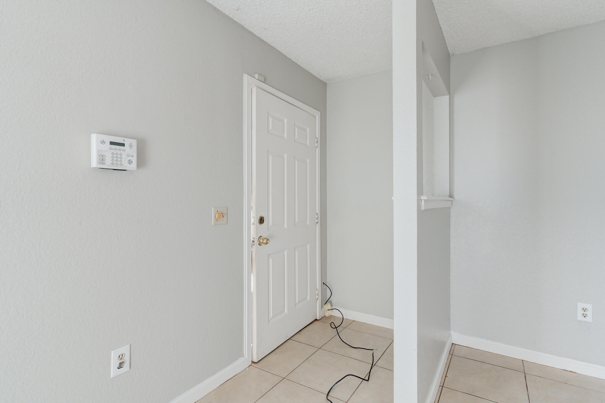 6212 22nd Street Lubbock, TX 79407 - Photo 3 of 24 a bathroom with a sink