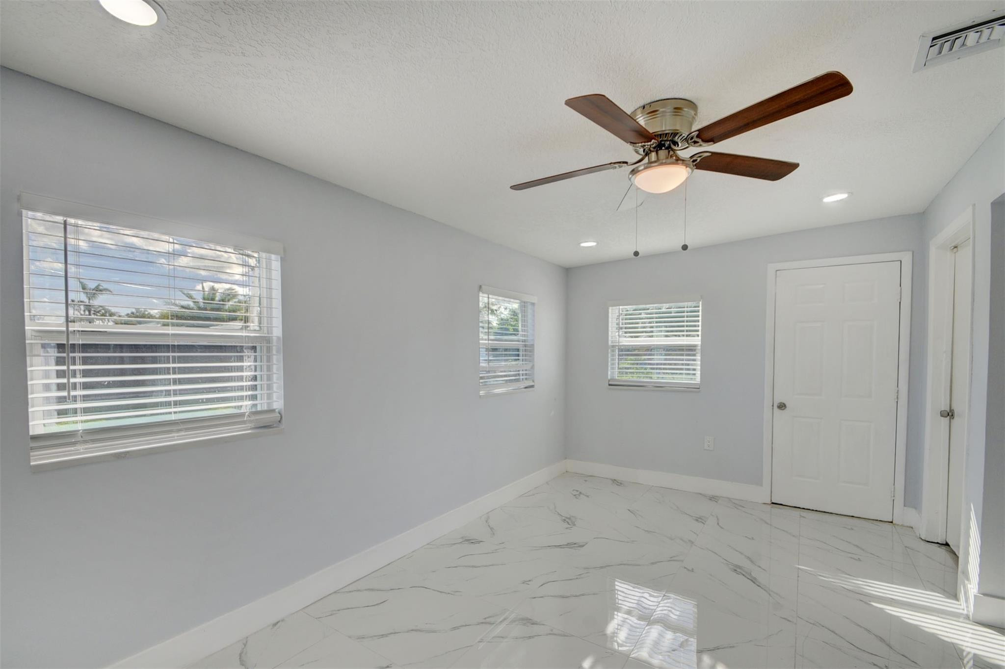 325 Mid Pines Road Palm Springs, FL 33461 - Photo 17 of 46 Photo 17