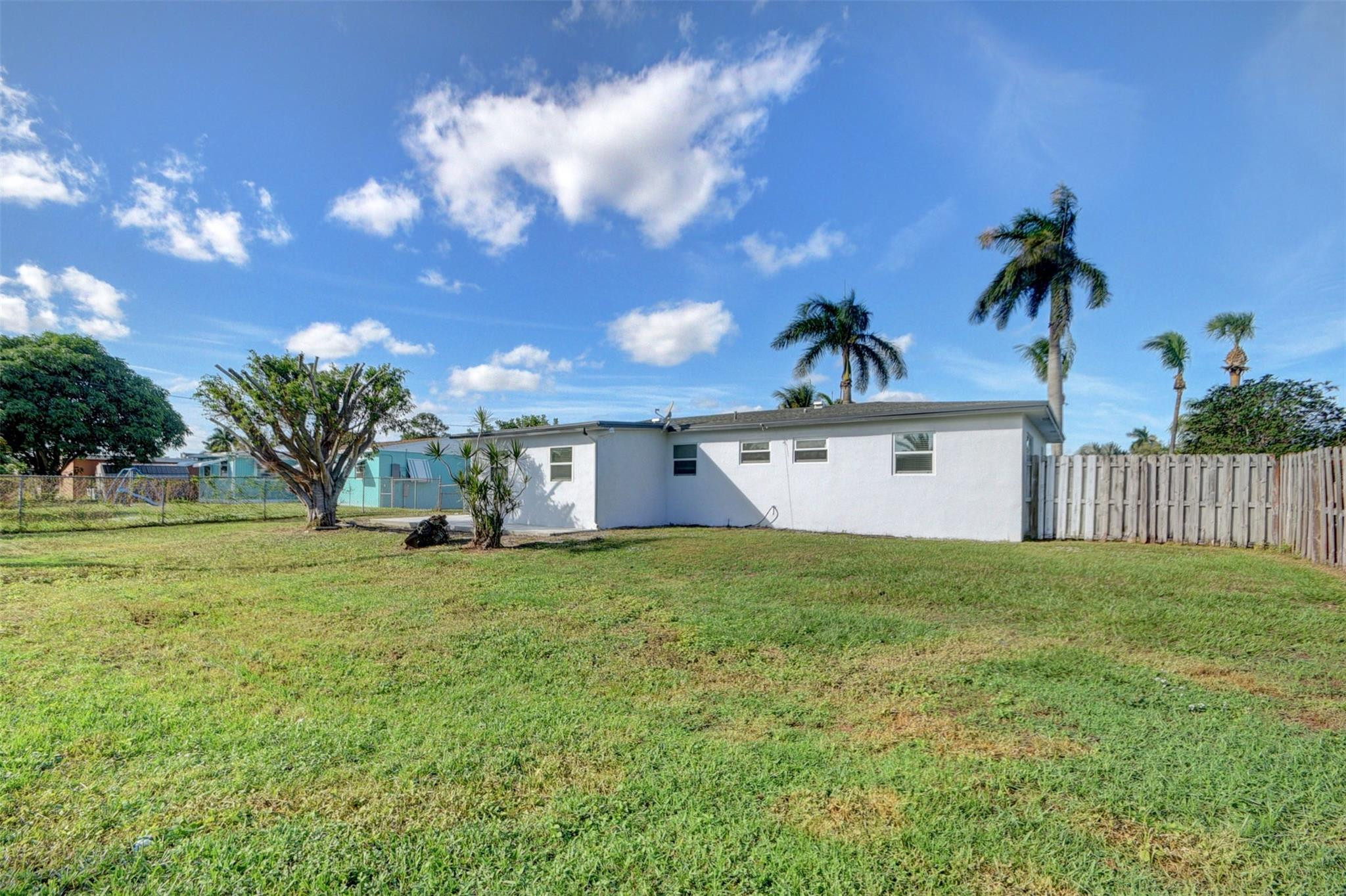 325 Mid Pines Road Palm Springs, FL 33461 - Photo 31 of 46 Photo 31