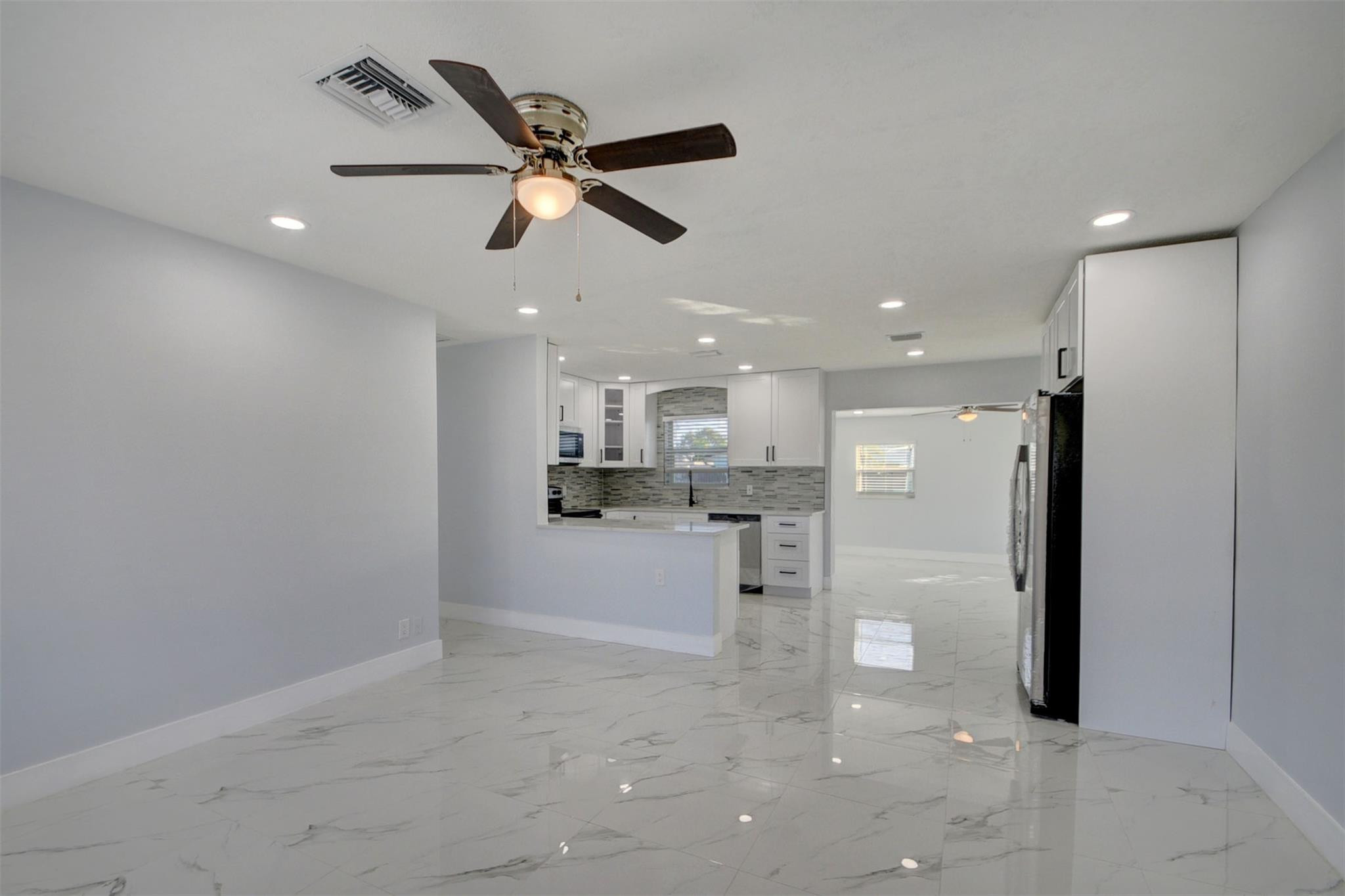 325 Mid Pines Road Palm Springs, FL 33461 - Photo 4 of 46 Photo 4