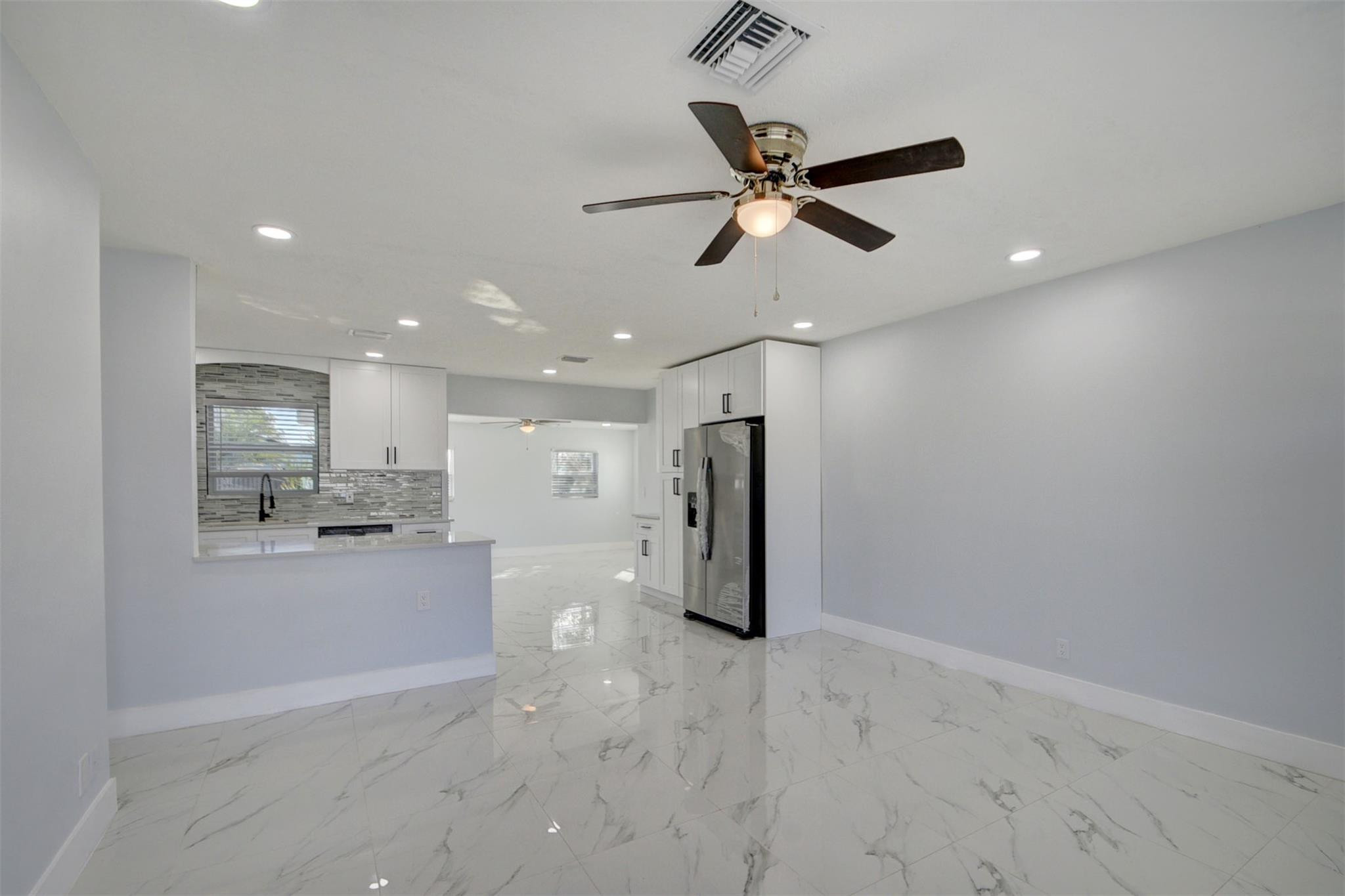 325 Mid Pines Road Palm Springs, FL 33461 - Photo 5 of 46 Photo 5
