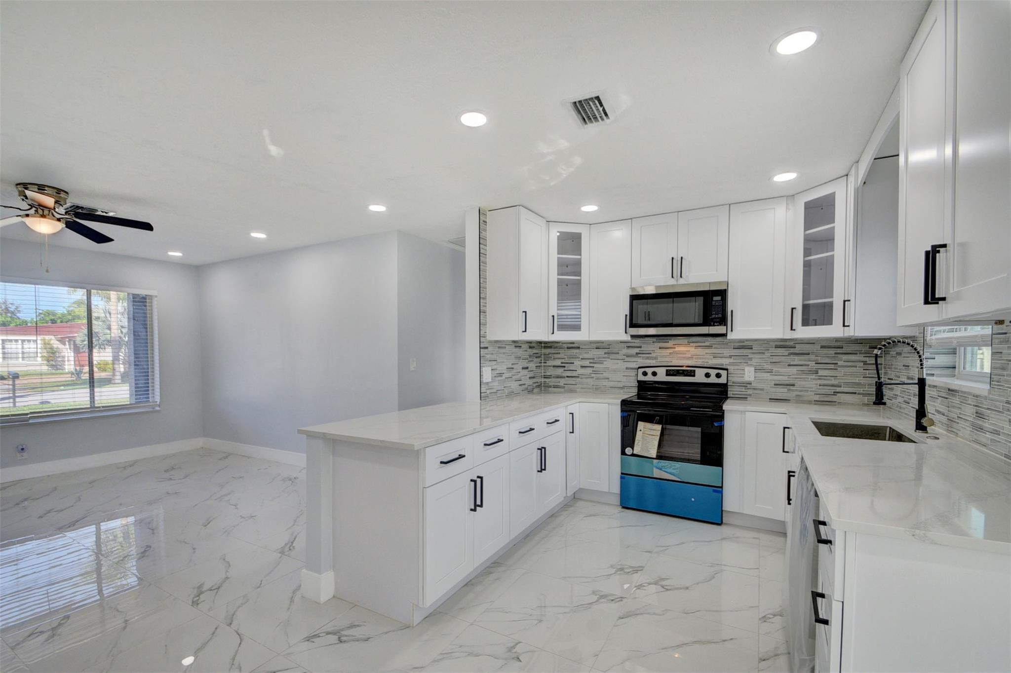325 Mid Pines Road Palm Springs, FL 33461 - Photo 8 of 46 Photo 8
