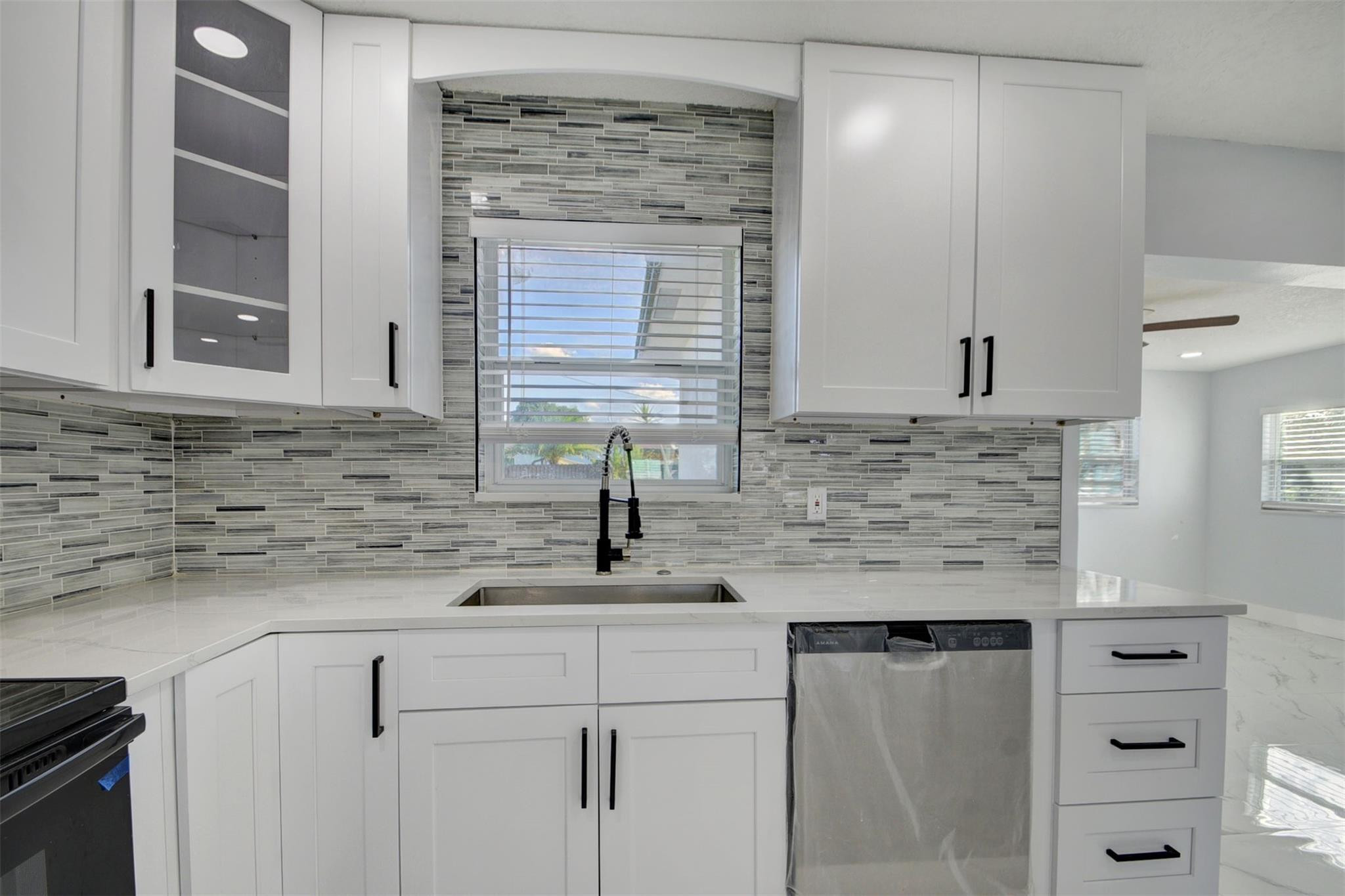 325 Mid Pines Road Palm Springs, FL 33461 - Photo 10 of 46 Photo 10