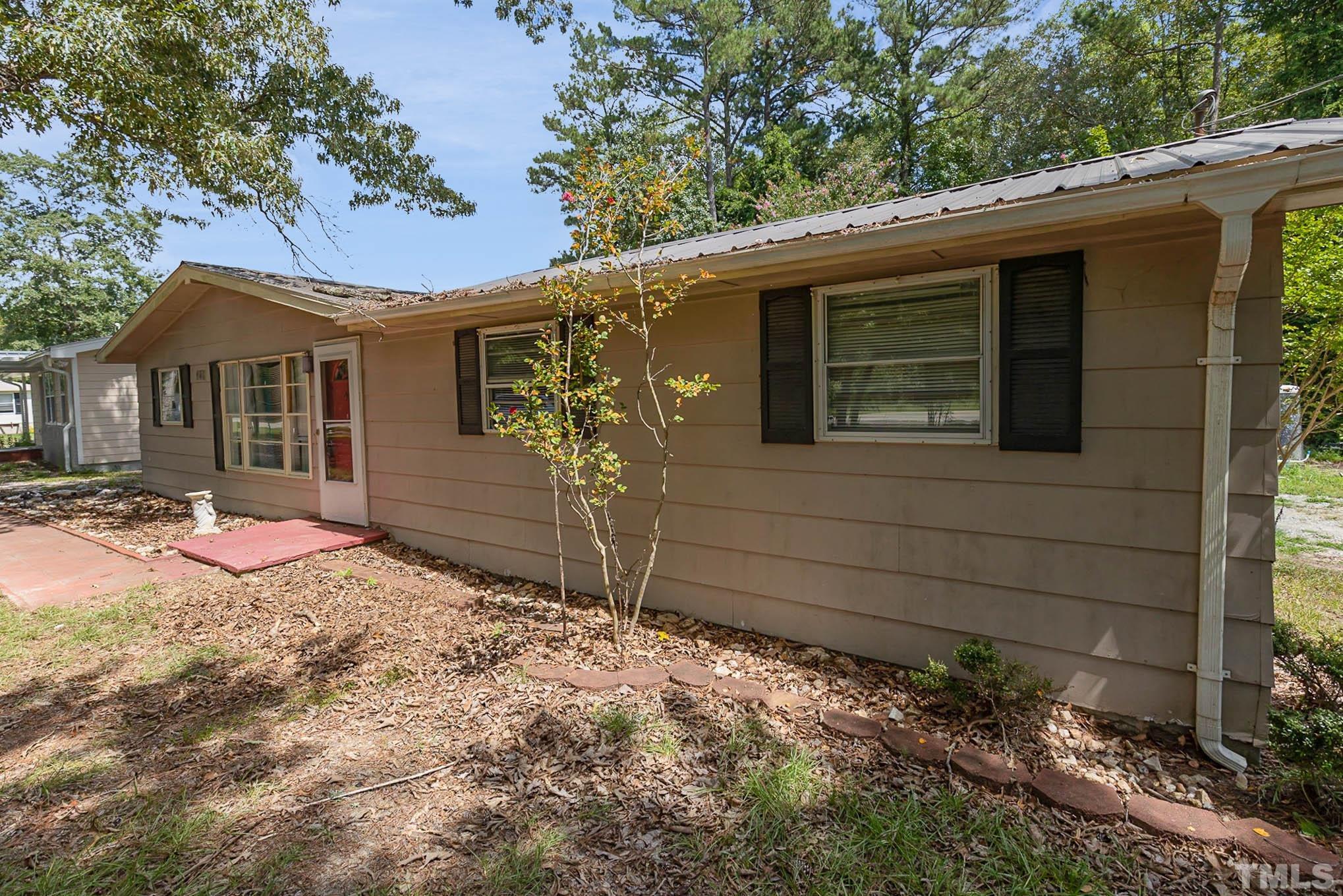 6209 Old Fairground Road Benson, NC 27504 - Photo 3 of 12 Gallery Image 3