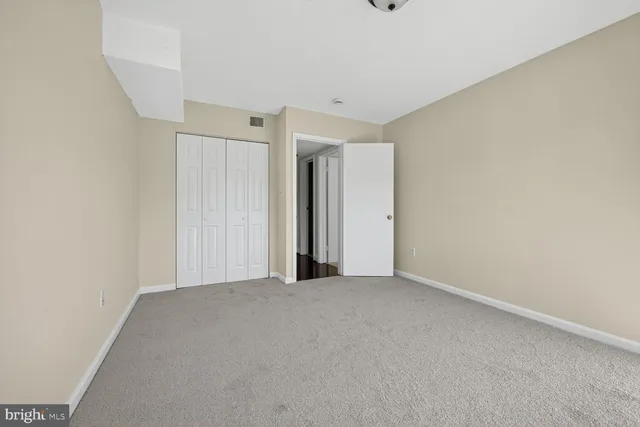 a view of utility room