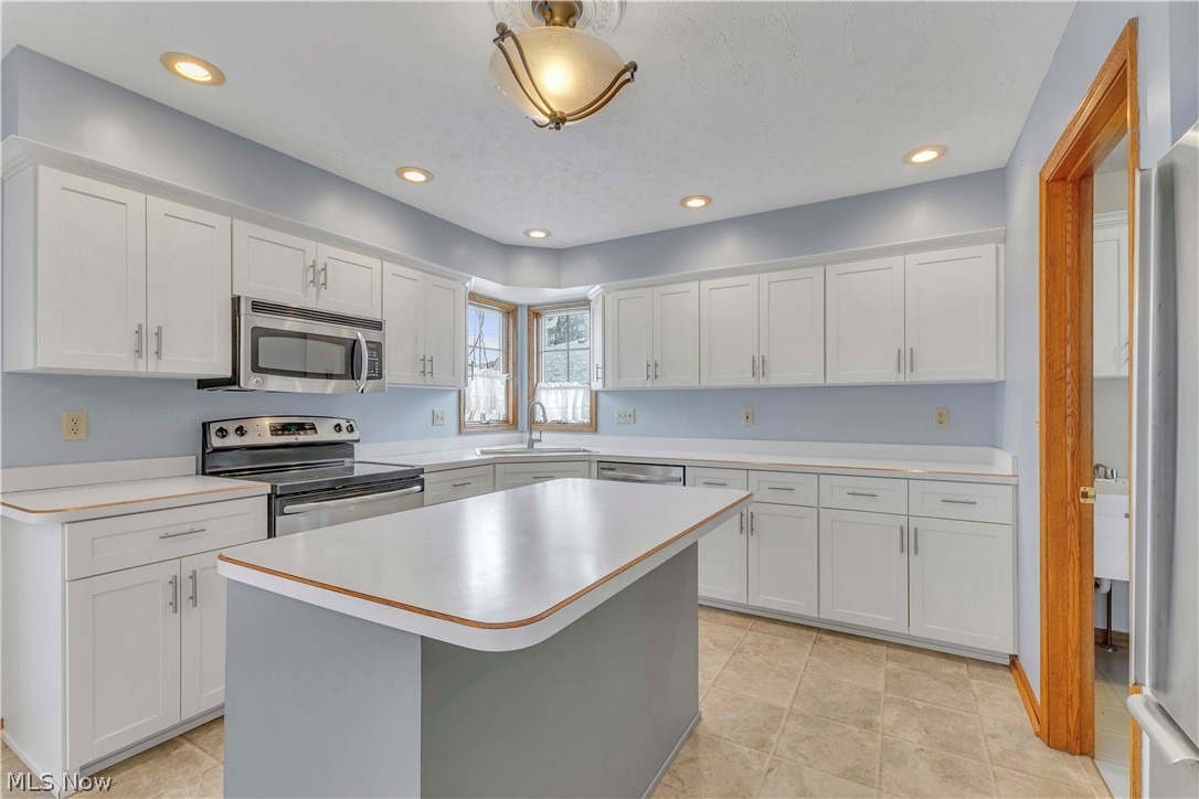 1023 Gulf Road Elyria, OH 44035 - Photo 12 of 46 Gallery Image 12