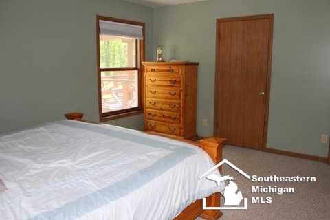 363 Sullivan Road Monroe, MI 48161 - Photo 11 of 32 21166777-10.JPG