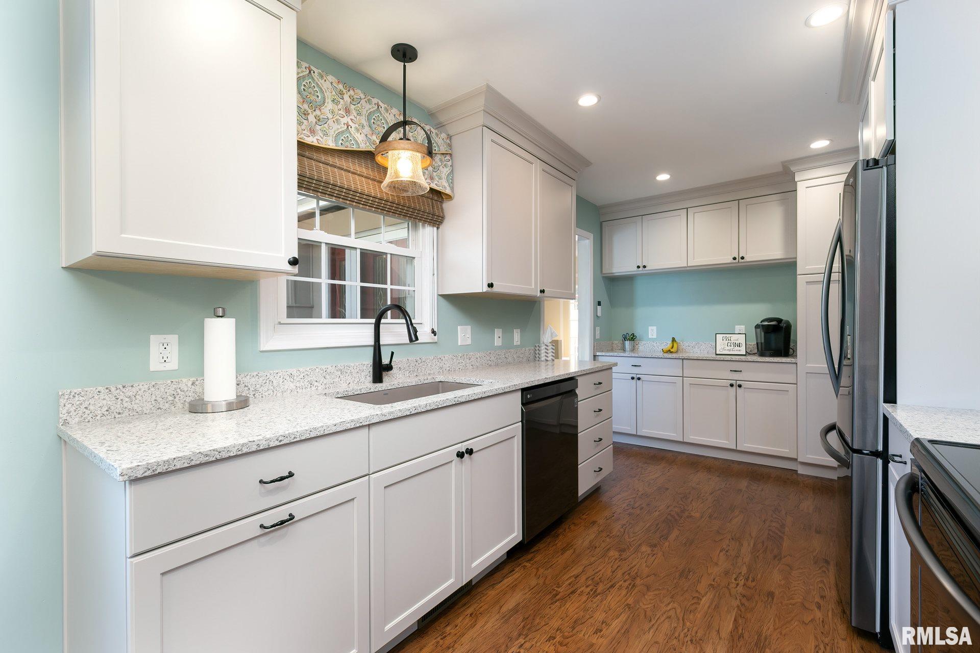 2145 Meadowbrook Road Davenport, IA 52807 - Photo 13 of 37 Gallery Image 13
