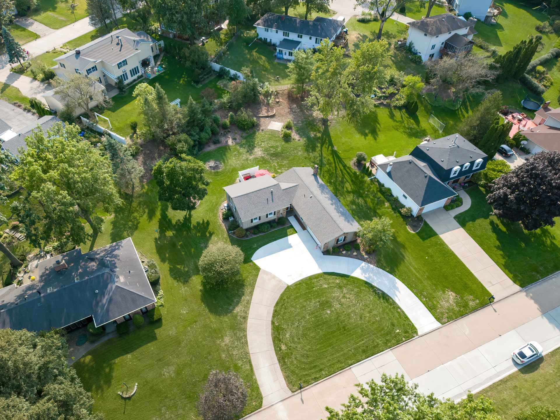 2145 Meadowbrook Road Davenport, IA 52807 - Photo 32 of 37 Gallery Image 32