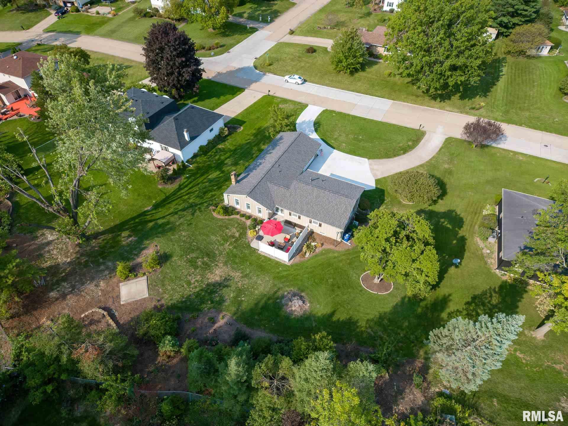 2145 Meadowbrook Road Davenport, IA 52807 - Photo 35 of 37 Gallery Image 35