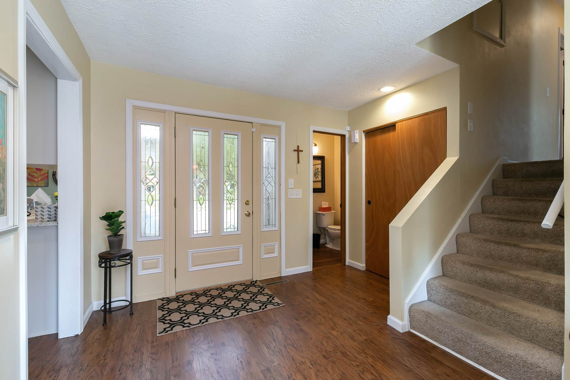 2145 Meadowbrook Road Davenport, IA 52807 - Photo 4 of 37 Gallery Image 4