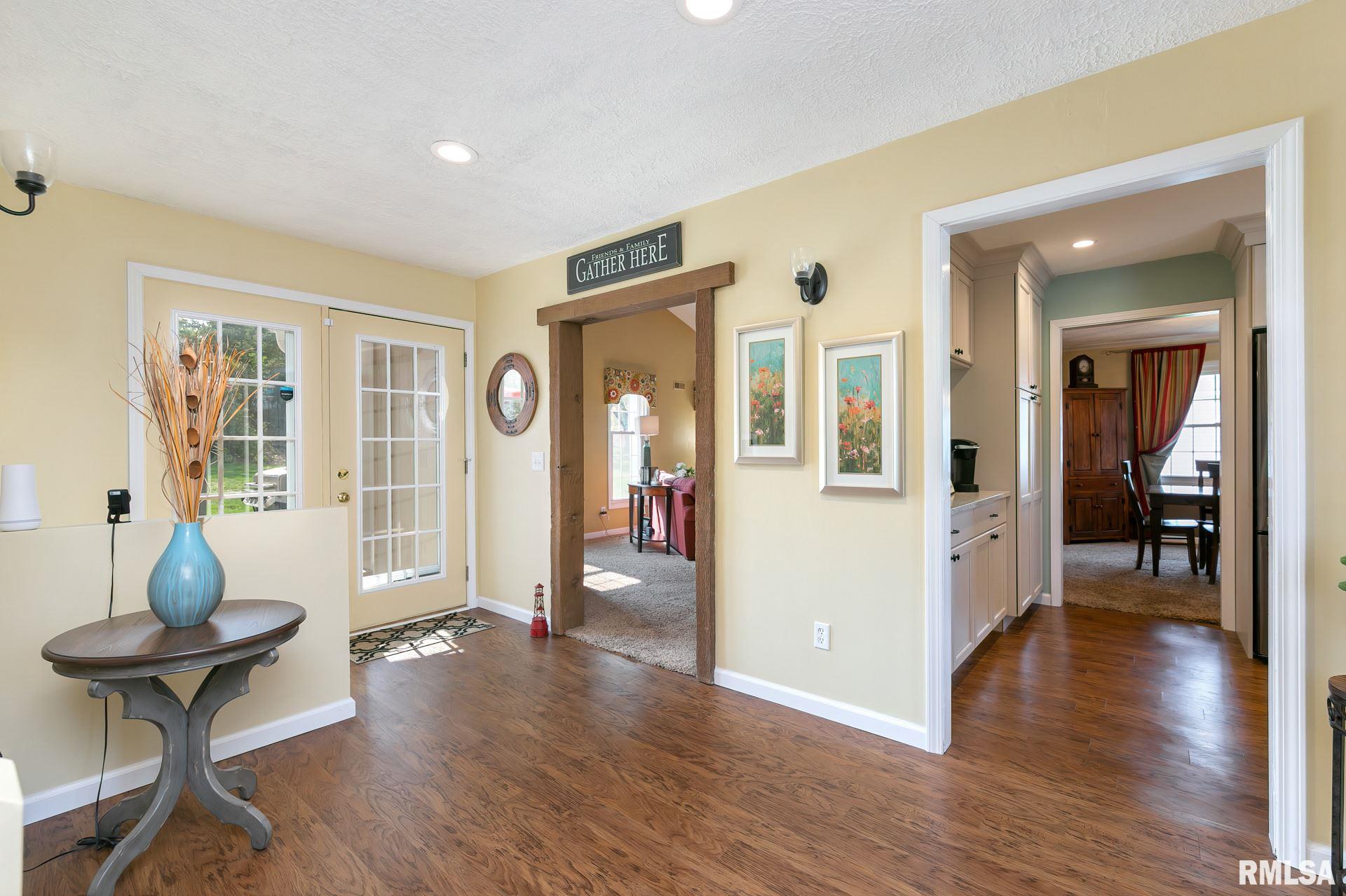 2145 Meadowbrook Road Davenport, IA 52807 - Photo 5 of 37 Gallery Image 5