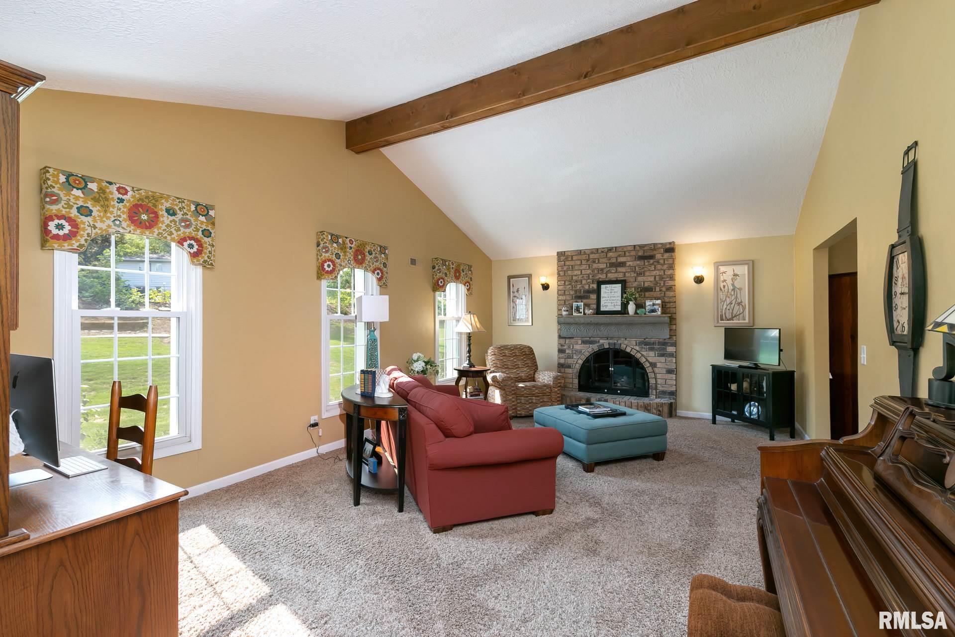 2145 Meadowbrook Road Davenport, IA 52807 - Photo 6 of 37 Gallery Image 6