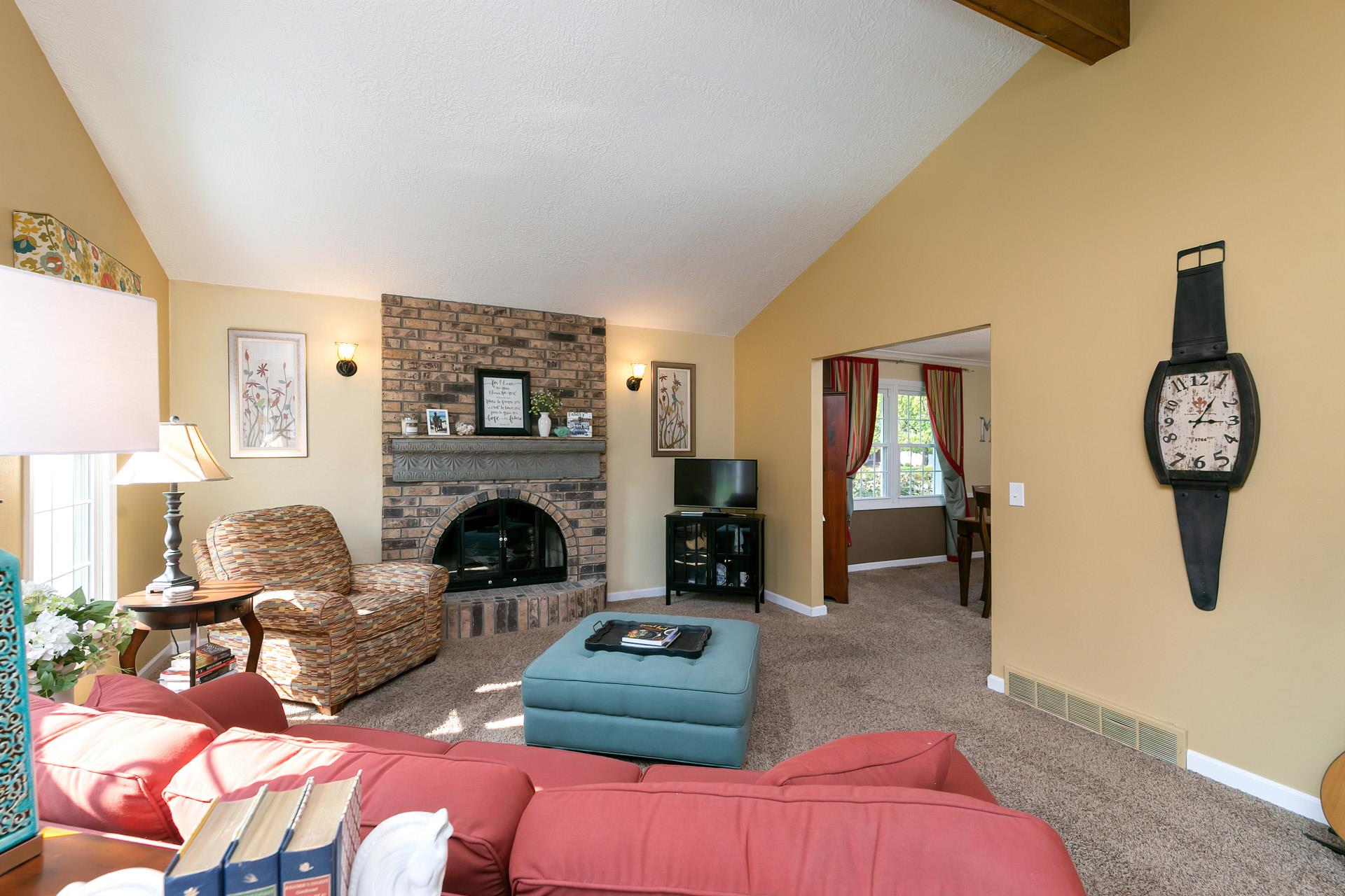 2145 Meadowbrook Road Davenport, IA 52807 - Photo 7 of 37 Gallery Image 7