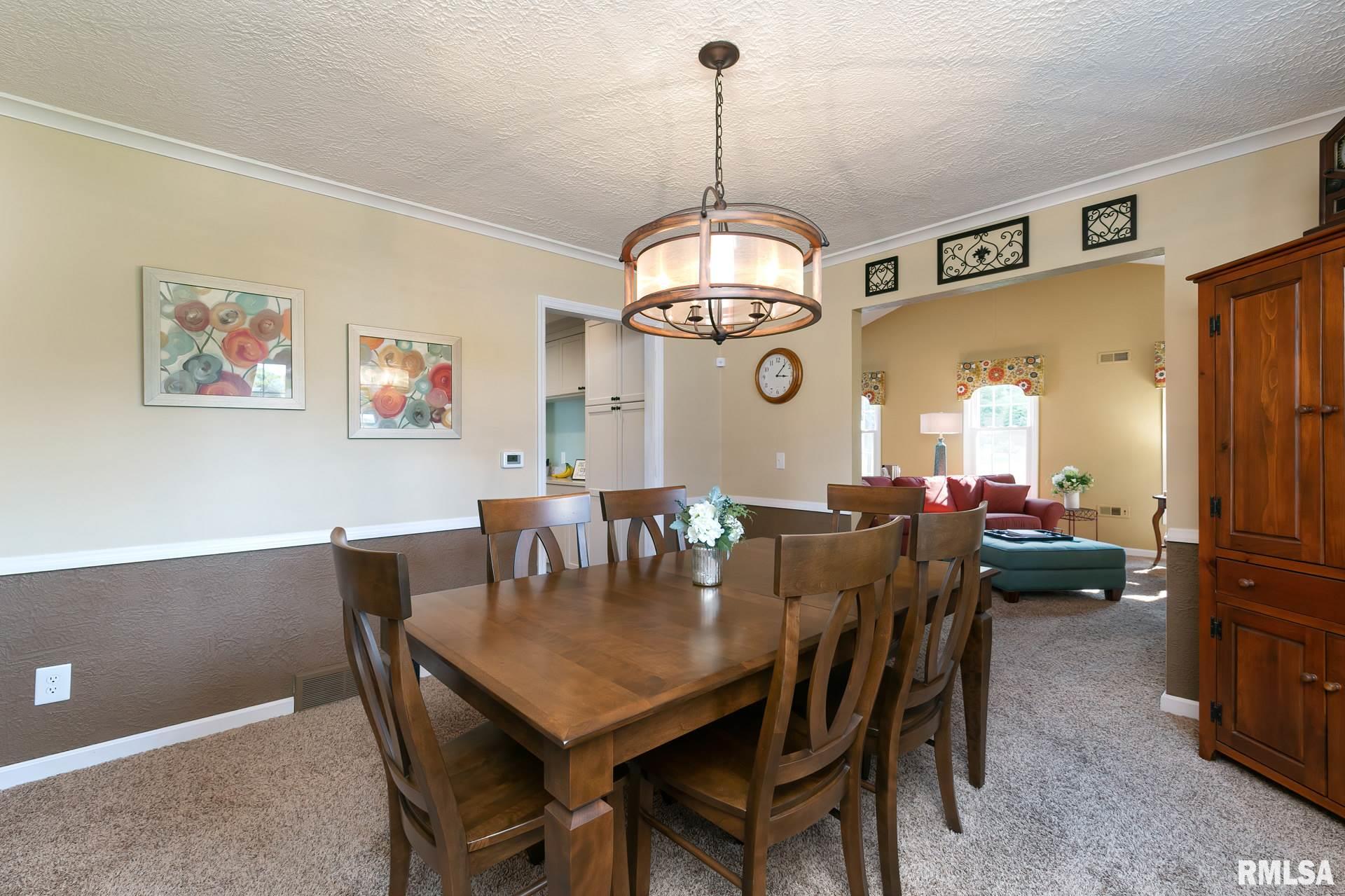 2145 Meadowbrook Road Davenport, IA 52807 - Photo 10 of 37 Gallery Image 10