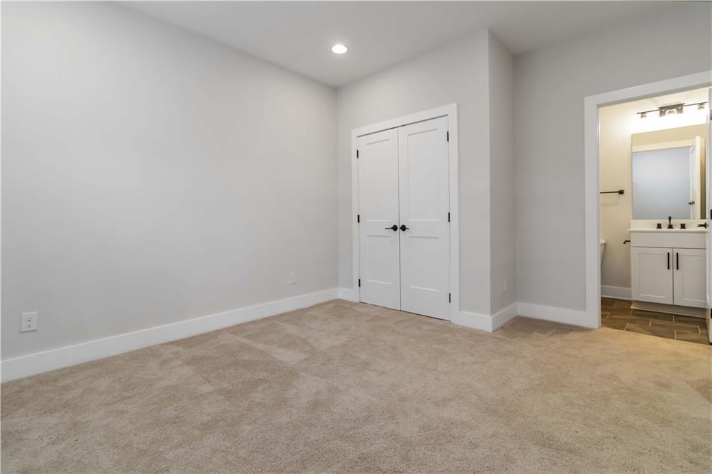 2461 Sycamore Road Northwest Atlanta, GA 30318 - Photo 10 of 16 Gallery Image 10
