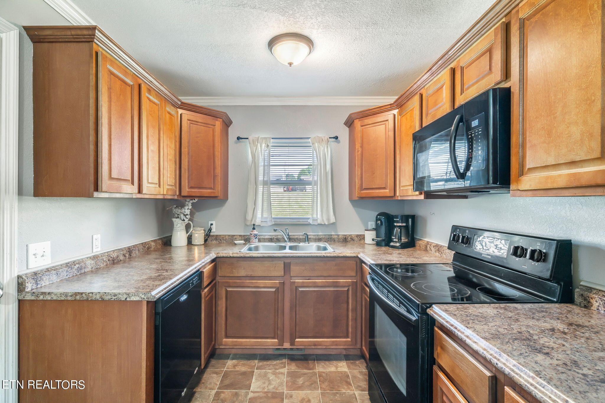 706 Ferry Street Loudon, TN 37774 - Photo 12 of 29 Gallery Image 12