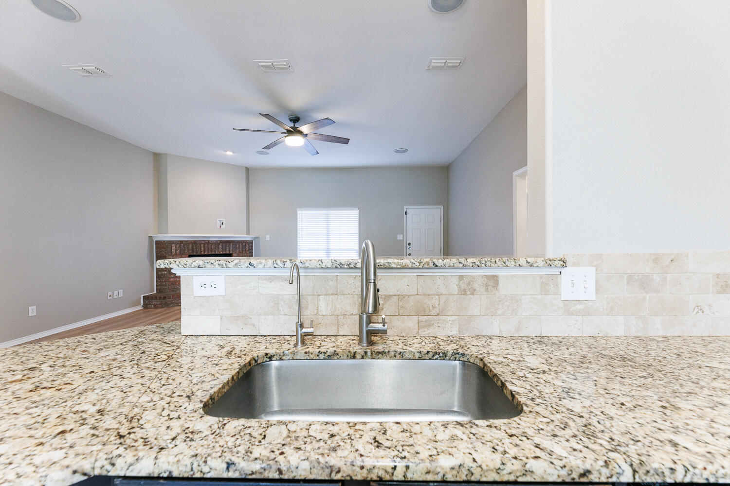 10602 Clinton Avenue Lubbock, TX 79424 - Photo 13 of 45 -