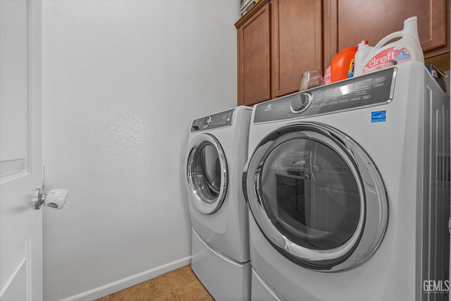 Undisclosed Address Bakersfield, CA 93314 - Photo 16 of 56 a utility room with dryer and washer