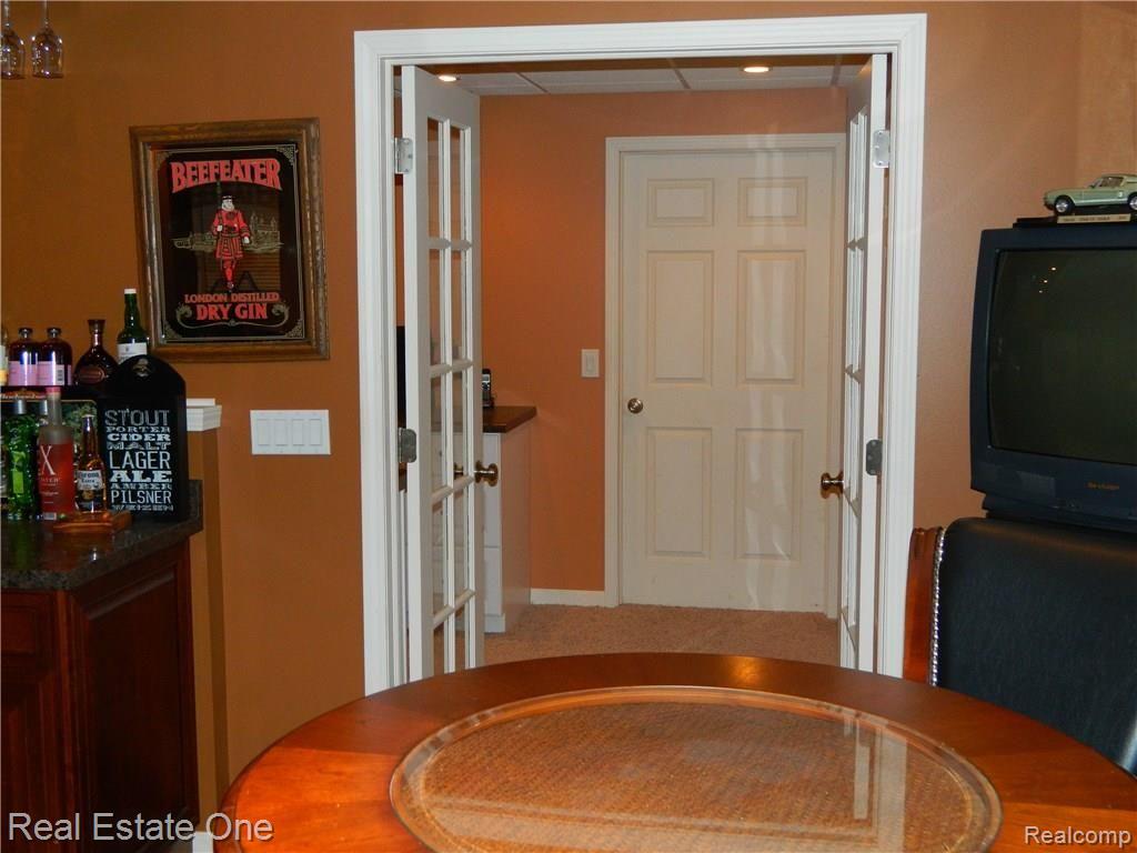 1053 Seville Road Rochester Hills, MI 48309 - Photo 61 of 66
