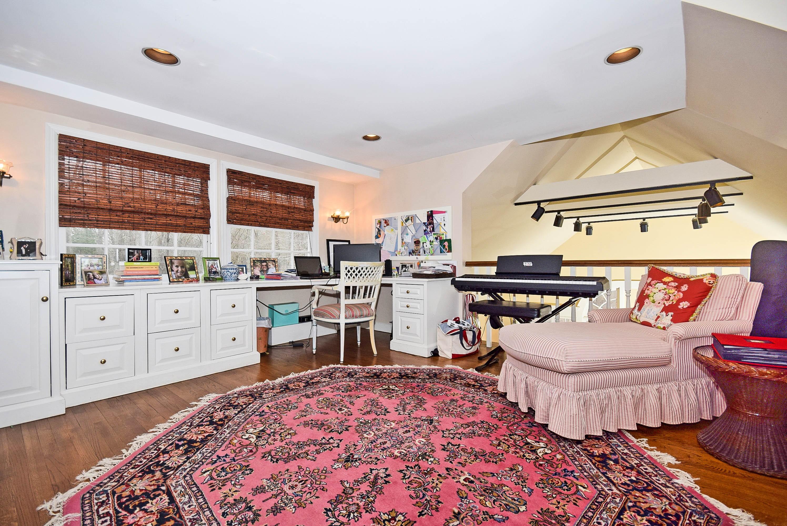 89 Logan Road New Canaan, CT 06840 - Photo 14 of 19 14.jpg